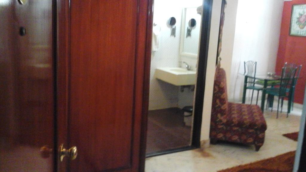 Hotel Pigeon International Μπανγκαλόρ Εξωτερικό φωτογραφία