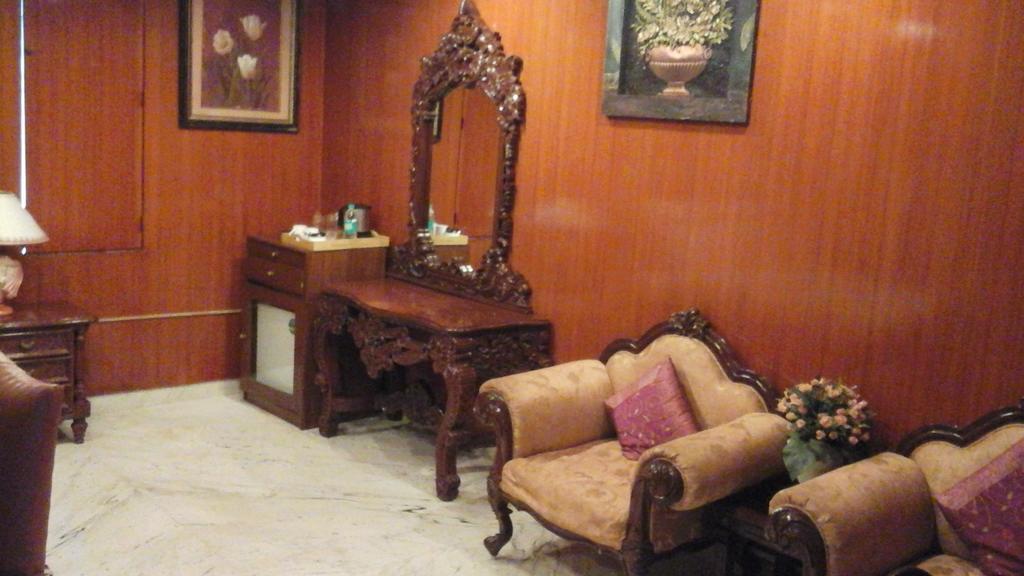 Hotel Pigeon International Μπανγκαλόρ Εξωτερικό φωτογραφία